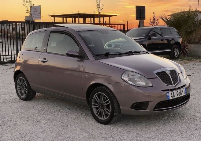 shitet-lancia-y-big-1