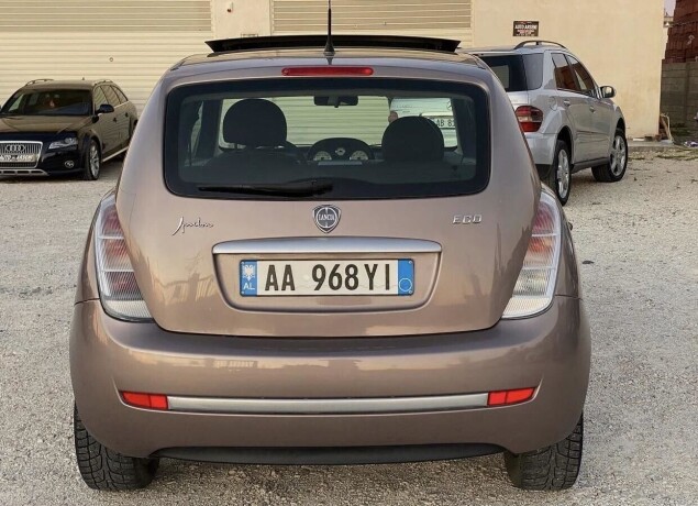 shitet-lancia-y-big-3