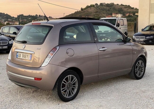 shitet-lancia-y-big-2